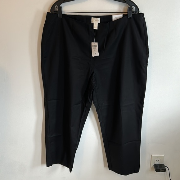Chicos’s Serene Stretch Side Zip Crop Black Pants - Picture 2 of 10